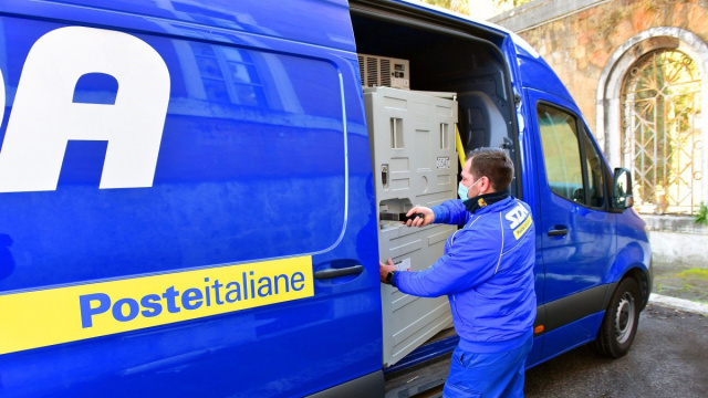 Sda Poste Italiane consegna altre 64.600 dosi di vaccino ... &copy; Creative Commons
