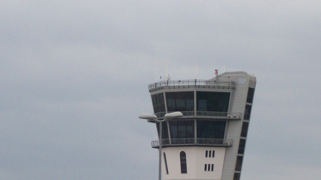 File:Bari airport control tower, torre di controllo - panoramio ... &copy; Creative Commons