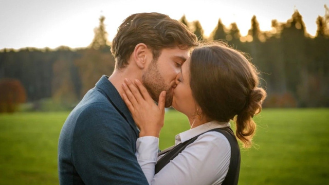 Maxi e Henry in una scena di Tempesta d'amore &copy; Mediaset.