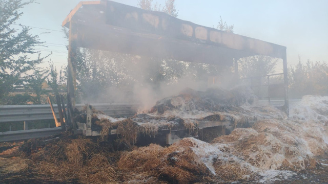Spaventoso incendio sulla A1, camion di fieno in fiamme: diverse ... &copy; Creative Commons