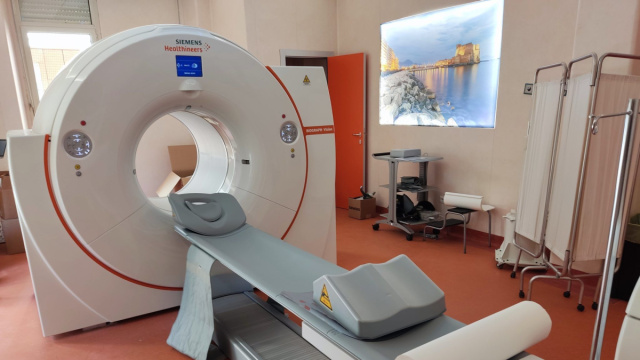All'ospedale Monaldi di Napoli una nuova PET/TC di ultima ... &copy; Creative Commons