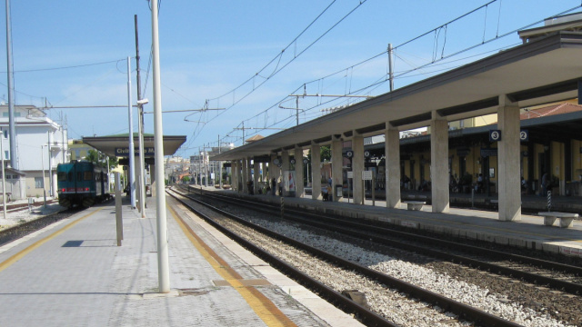 Stazione di Civitanova Marche-Montegranaro - Wikipedia &copy; Creative Commons