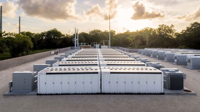 Tesla Megapack rivoluziona le reti elettriche &ndash; energia ... &copy; Creative Commons