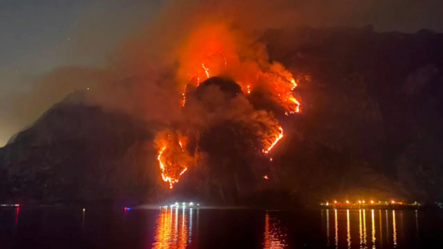 Brucia non solo Gordona: emergenza incendio anche sul monte ... &copy; Creative Commons