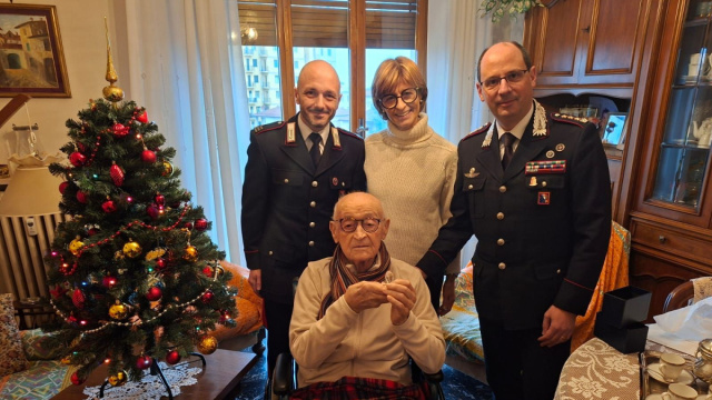 L'Arma festeggia i 102 anni del carabiniere Natale Toccalino &copy; Creative Commons