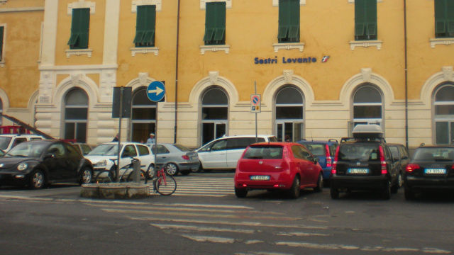 Stazione di Sestri Levante - Wikipedia &copy; Creative Commons