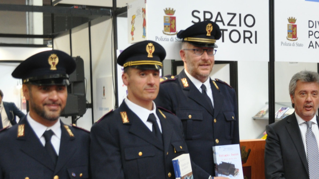 30&deg; Salone Internazione del libro di Torino - Questura di Torino ... &copy; Creative Commons