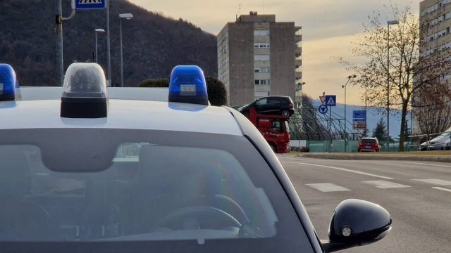 AVEVA 4 KG DI HASHISH IN AUTO, ARRESTATO DAI CARABINIERI DI TRENTO ... &copy; Creative Commons