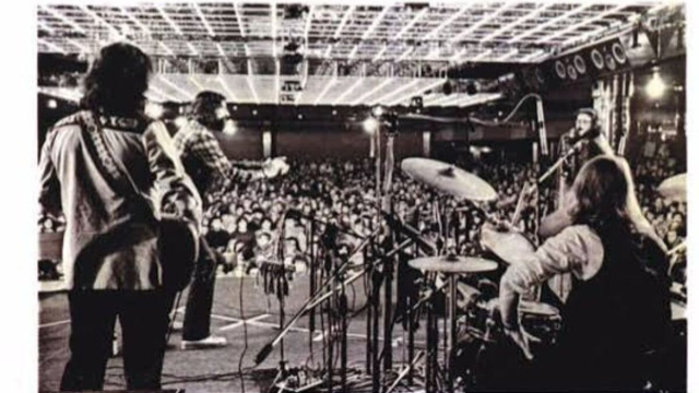 Francesco Guccini e i Nomadi, copertina di Album Concerto