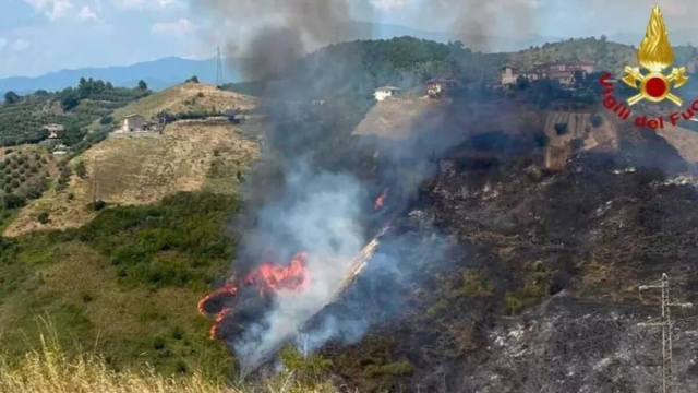 Incendio ad Ascoli Piceno - vigili del fuoco.