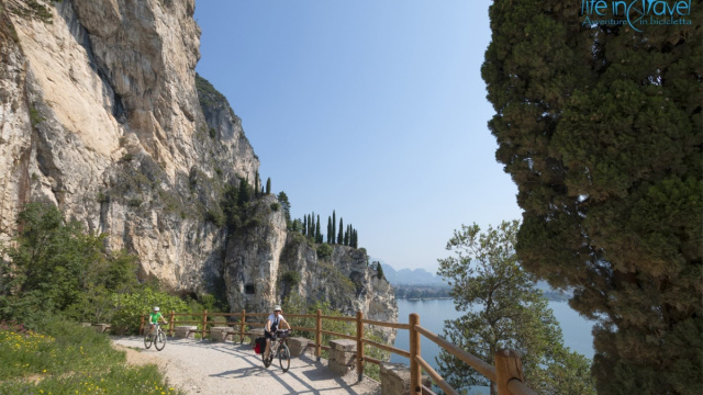 Passo Crocedomini in bicicletta  Giro dei 4 laghi tra Trentino e ... &copy; Creative Commons