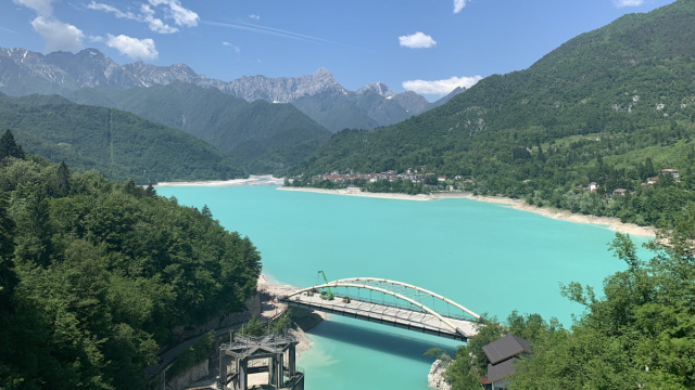 Il Lago di Barcis, la perla azzurra del Friuli Venezia Giulia ... &copy; Creative Commons