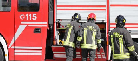 Ferrari in fiamme prima della Cronoscalata Svolte di Popoli, la gara riparte dopo l'incidente