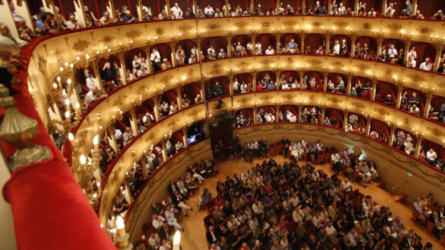 Avviso pubblico - Rossini Opera Festival &copy; Creative Commons