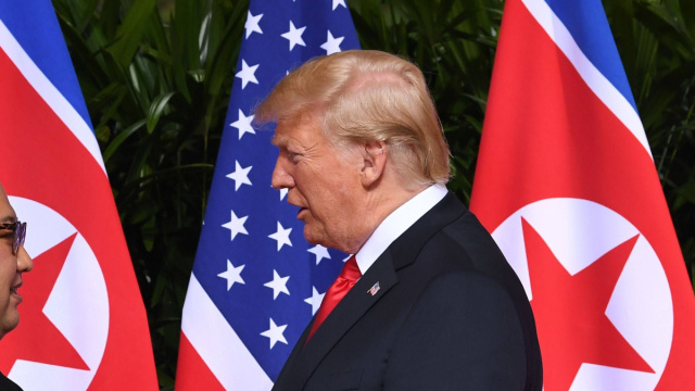 Kim-Trump, a Singapore la storica stretta di mano  E di sera a ... &copy; Creative Commons