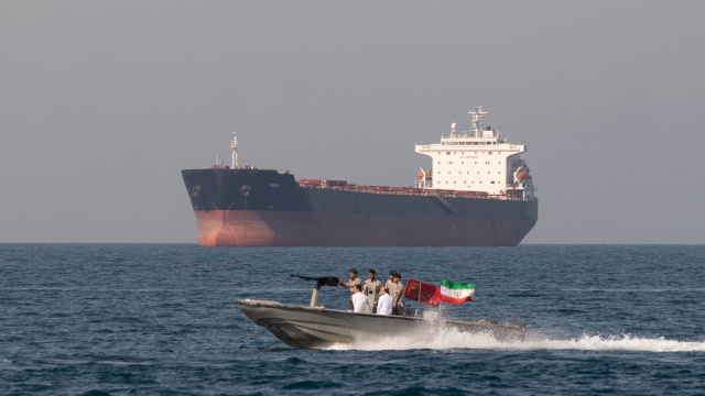 Stretto di Hormuz, come la flotta di piccole imbarcazioni iraniane ... &copy; Creative Commons