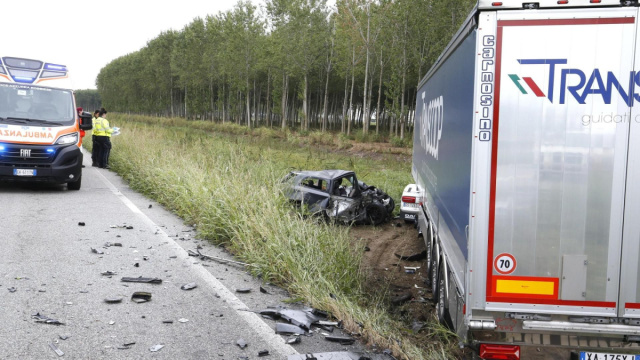 Auto contro un tir: tre morti nello schianto a Sant'Angelo ... &copy; Creative Commons