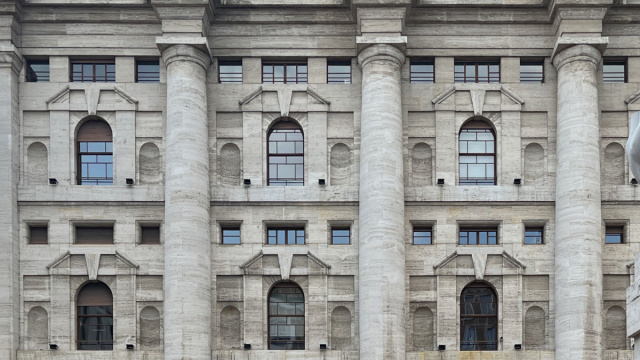 Borsa di Milano - Wikipedia &copy; Creative Commons