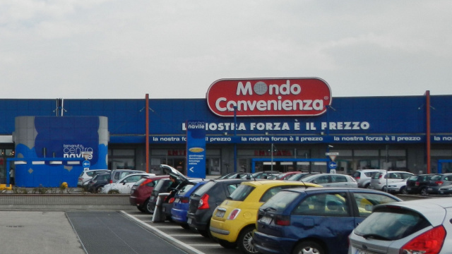 Magazzino Mondo Convenienza, 21 indagati: manodopera sottopagata e ... &copy; Creative Commons