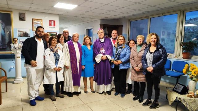 Mons. Francesco Savino in visita all' Hospice "San Giuseppe ... &copy; Creative Commons
