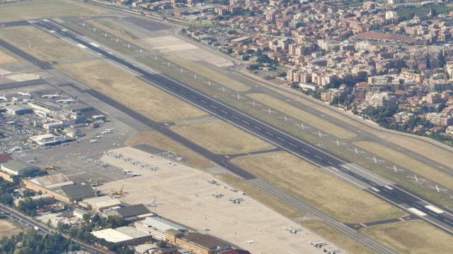 Aeroporto di Roma-Ciampino - Wikipedia &copy; Creative Commons