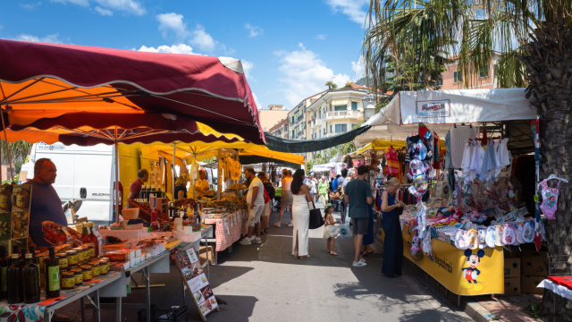 Mercato del venerd&igrave; - Ventimiglia &copy; Creative Commons