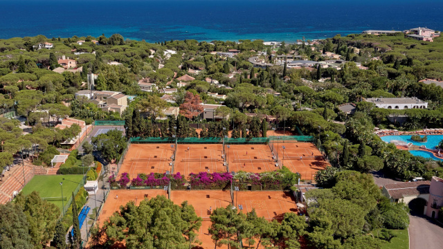 SEI SETTIMANE DI TORNEI ITF, 766 MATCH DISPUTATI AL FORTE VILLAGE ... &copy; Creative Commons