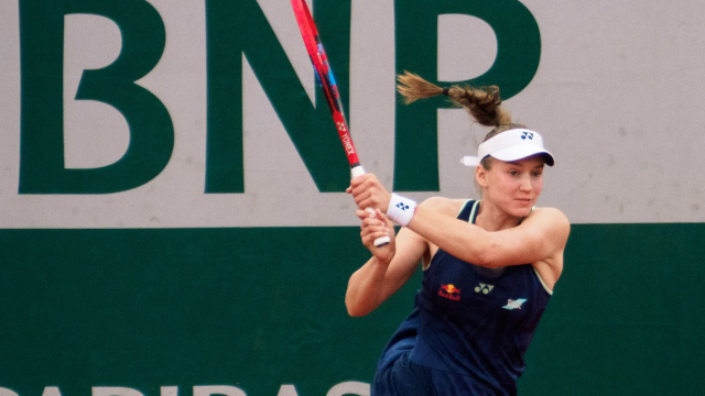 File:Elena Rybakina - Roland Garros 2025 - backhand close-up.jpg ... &copy; Creative Commons