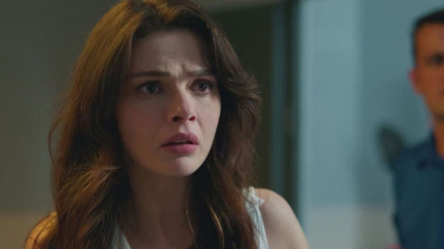 In foto la protagonista di Far Away @ Mediaset