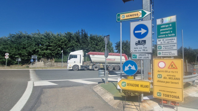 Camion si ribalta sulla A7, sversamento nello Scrivia: chiuso il ... &copy; Creative Commons