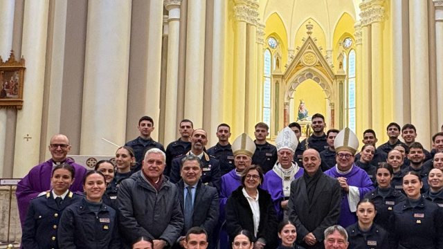Celebrato a Castelpetroso il Precetto Pasquale della Polizia di ... &copy; Creative Commons