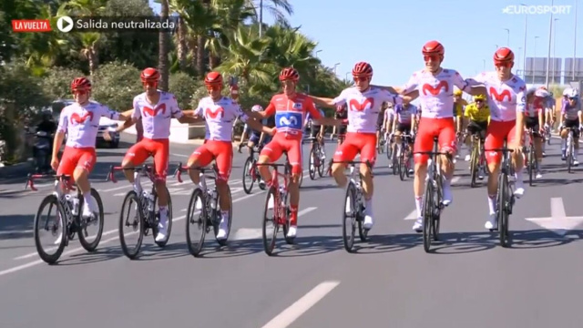 Il Team Movistar a Granada - &copy; Screenshot Eurosport