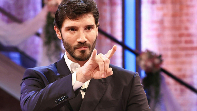 Stefano De Martino sente &laquo;la ruota gira&raquo; ad Affari tuoi e non si ... &copy; Creative Commons
