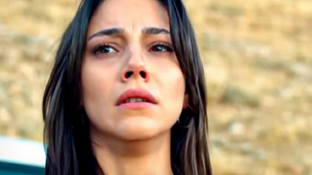 Zerrin nella soap Far Away &copy; Mediaset