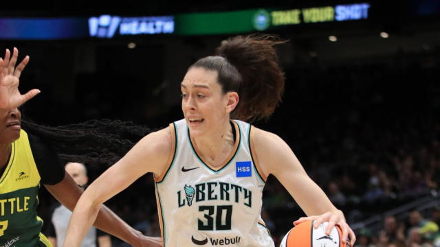 Breanna Stewart again stars in Seattle as her Liberty team cruises ... &copy; Creative Commons