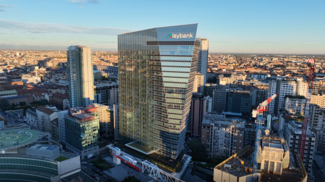 Grattacielo Intesa Sanpaolo a Milano: tutte le informazioni ... &copy; Creative Commons