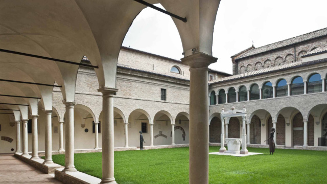 Il gioiello dei chiostri  Fondazione cassa di risparmio Ravenna &copy; Creative Commons