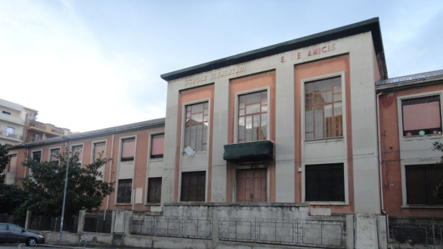 Istituto E De Amicis Reggio di Calabria,XX - XX &copy; Creative Commons
