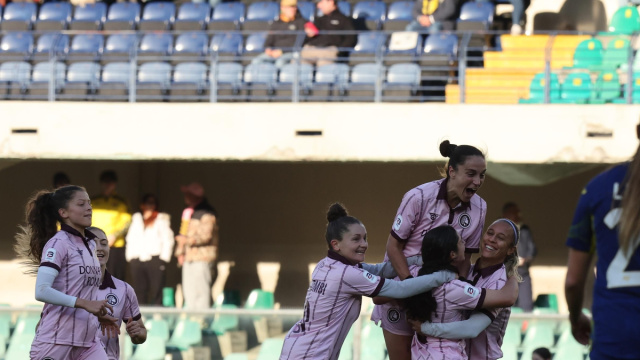 Storica partita al &ldquo;Bentegodi&rdquo; tra Hellas Verona e Res Donna Roma ... &copy; Creative Commons