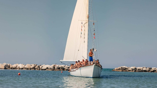 Tour in barca a vela da Cattolica a Porto Verde lungo la Riviera ... &copy; Creative Commons