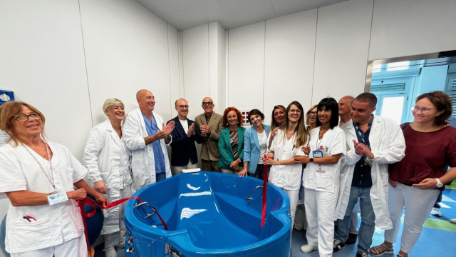 ARRIVATA LA NUOVA VASCA PER IL PARTO IN ACQUA ALL'OSPEDALE DI SAN ... &copy; Creative Commons