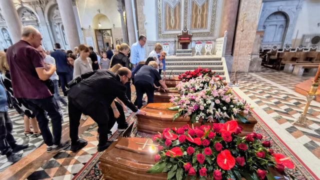 Crollo di Pistunina, Messina si ferma e prega per l'addio alle ... &copy; Creative Commons