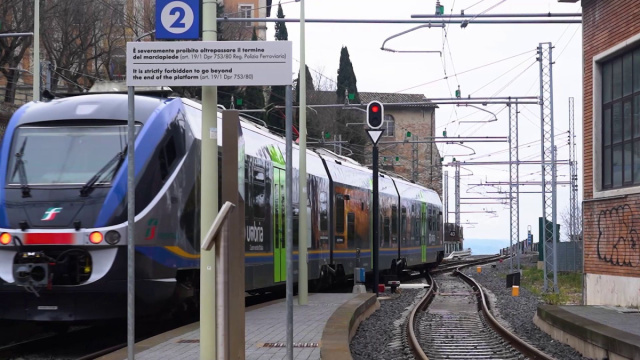 Ferrovie, dal 7 settembre riparte la circolazione tra Terontola e ... &copy; Creative Commons