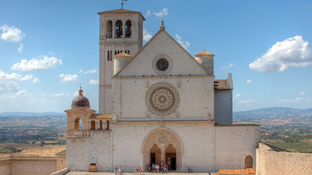 La Basilica di San Francesco ad Assisi - Arte Svelata &copy; Creative Commons