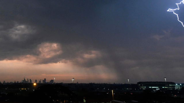 Meteo a Milano, maltempo, forte pioggia, vento e grandine sulla ... &copy; Creative Commons