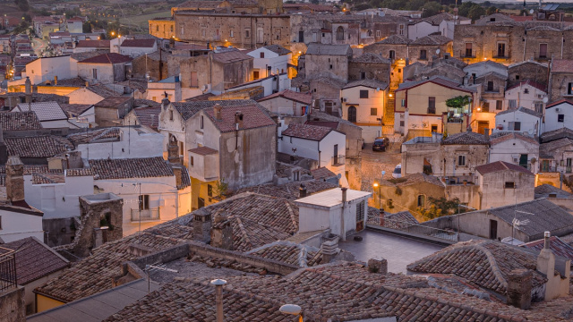File:Tramonto su Grottole.jpg - Wikipedia &copy; Creative Commons