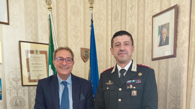 IL PREFETTO INCONTRA IL NUOVO COMANDANTE PROVINCIALE DEI ... &copy; Creative Commons