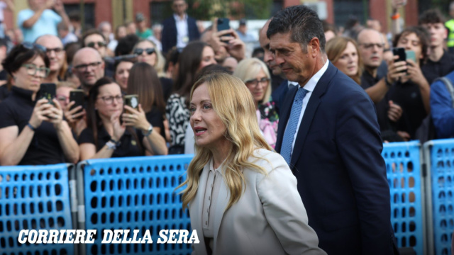 Applausi, selfie e bagno di folla per Giorgia Meloni, a Gardone ... &copy; Creative Commons