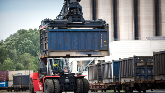 Camion, a luglio traffico in aumento all'Interporto di Bologna (+ ... &copy; Creative Commons