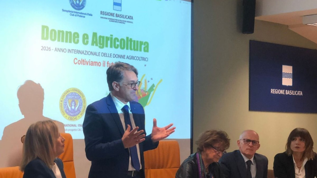 Cicala su imprese agricole al femminile - Regione Basilicata &copy; Creative Commons